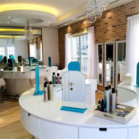 Best blow dry bars and blowout hair styling in Motor City, Dubai.